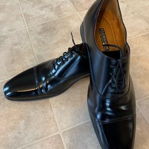 Mens dress shoes